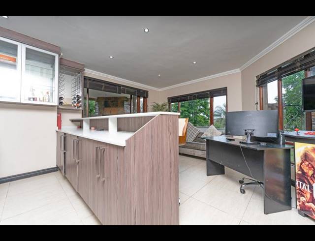 4 BEDROOM PROPERTY TO RENT IN FOURWAYS